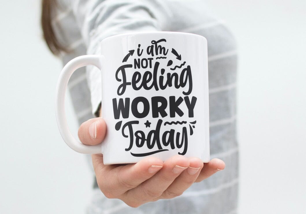 I'm not feeling worky... - Mug en céramique 330ml Mugs Be Color 